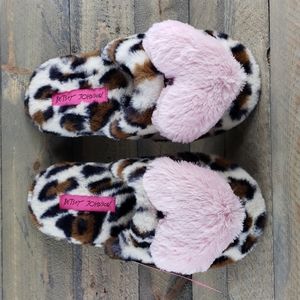 Betsy Johnson Faux Fur Sherpa Scuff Slippers Leopard Pink Heart Small 5-6 NEW
